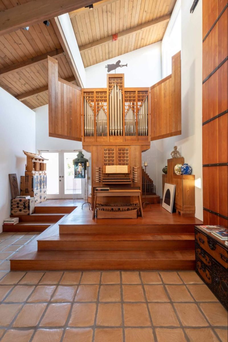 Leland Burns House interior